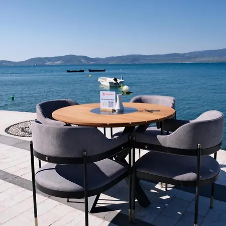 Roseira Mar-inn Luxury غولوك