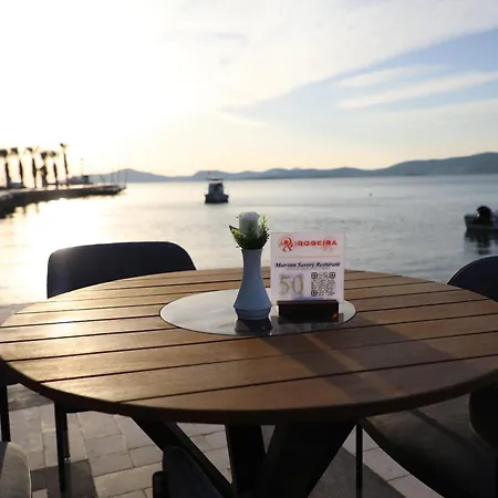 Roseira Mar-inn Luxury 5* غولوك