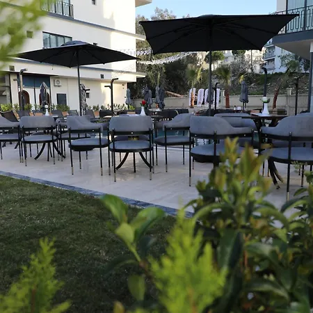 Roseira Mar-inn Luxury غولوك
