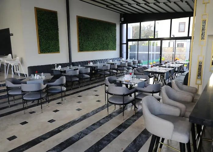 Roseira Mar-inn Luxury Hotel
